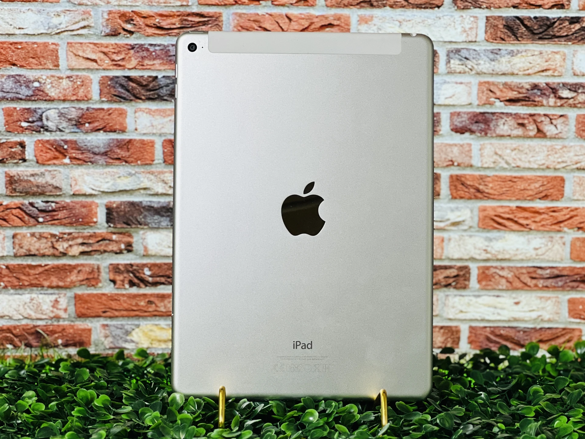 iPad Air 2th gen 9.7 Wifi +Cellular A1567 32 GB Silver szép állapotú - 12 HÓ GARANCIA felújított használt mobil webáruház