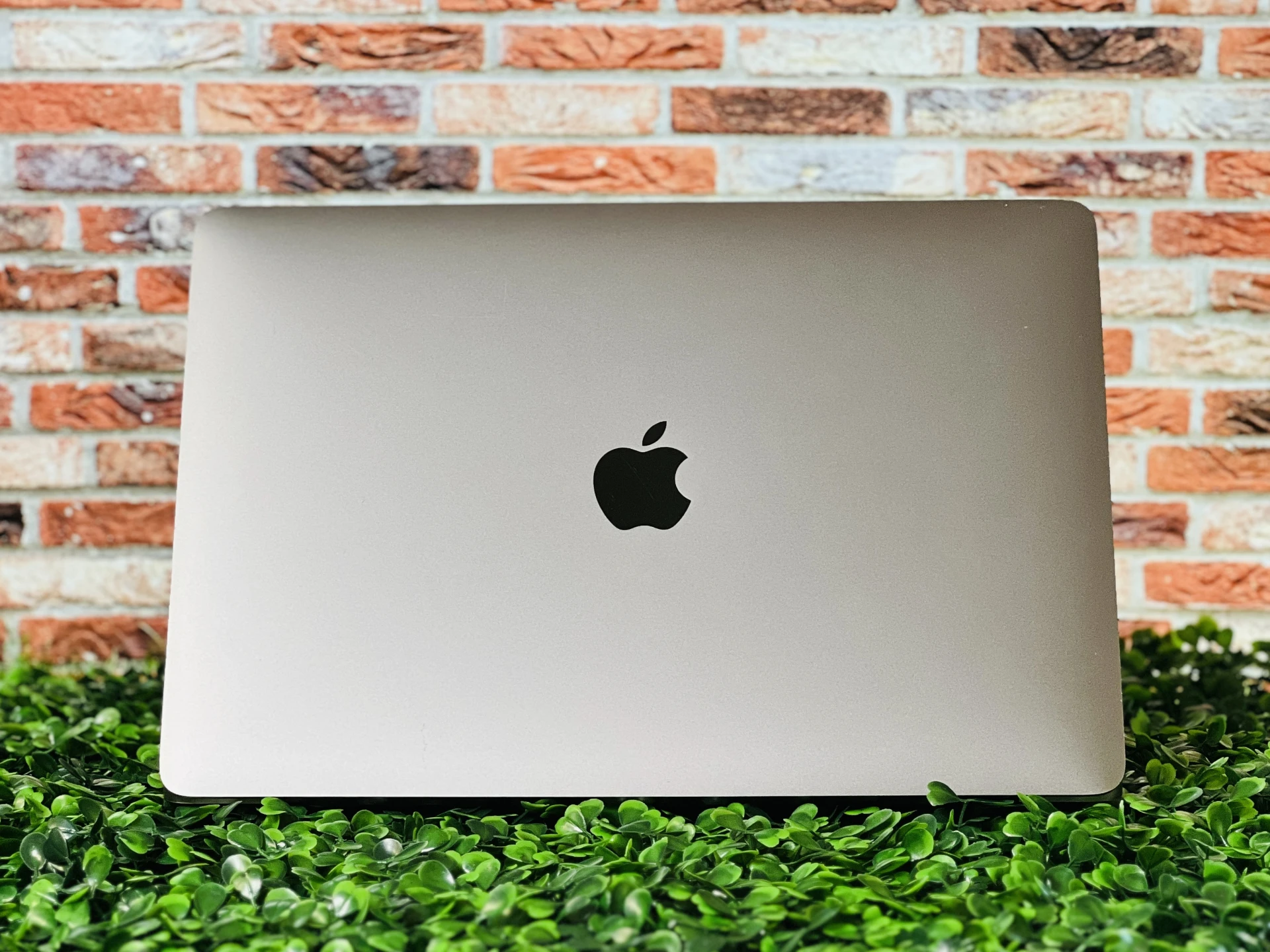 Apple Macbook PRO 2019 13" i5