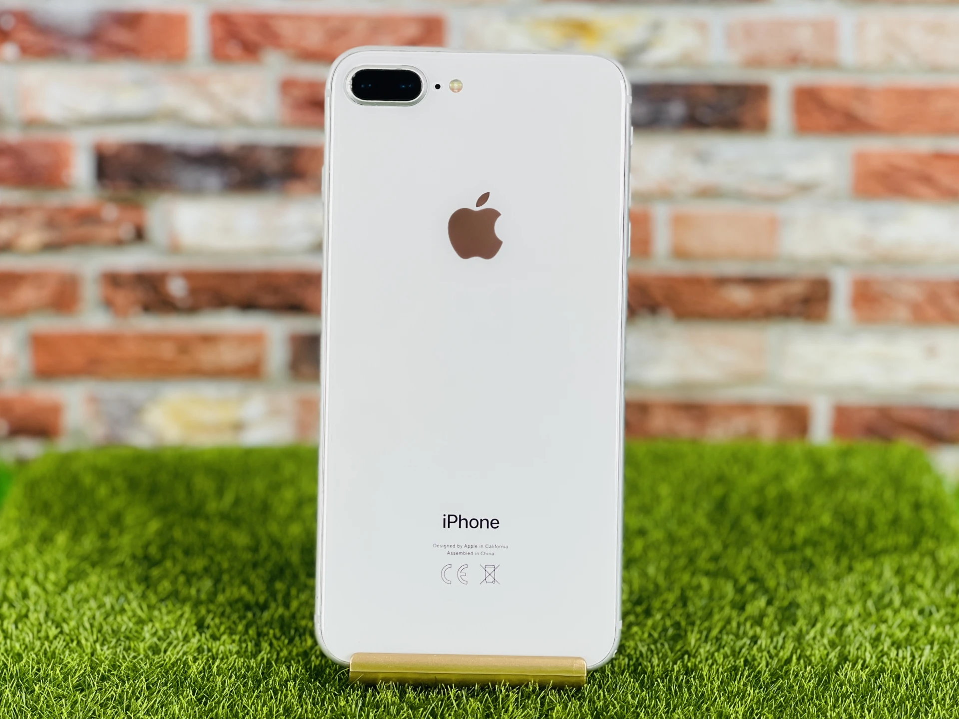 iPhone 8 Plus 64 GB Silver - 3 HÓ GARANCIA felújított használt mobil webáruház